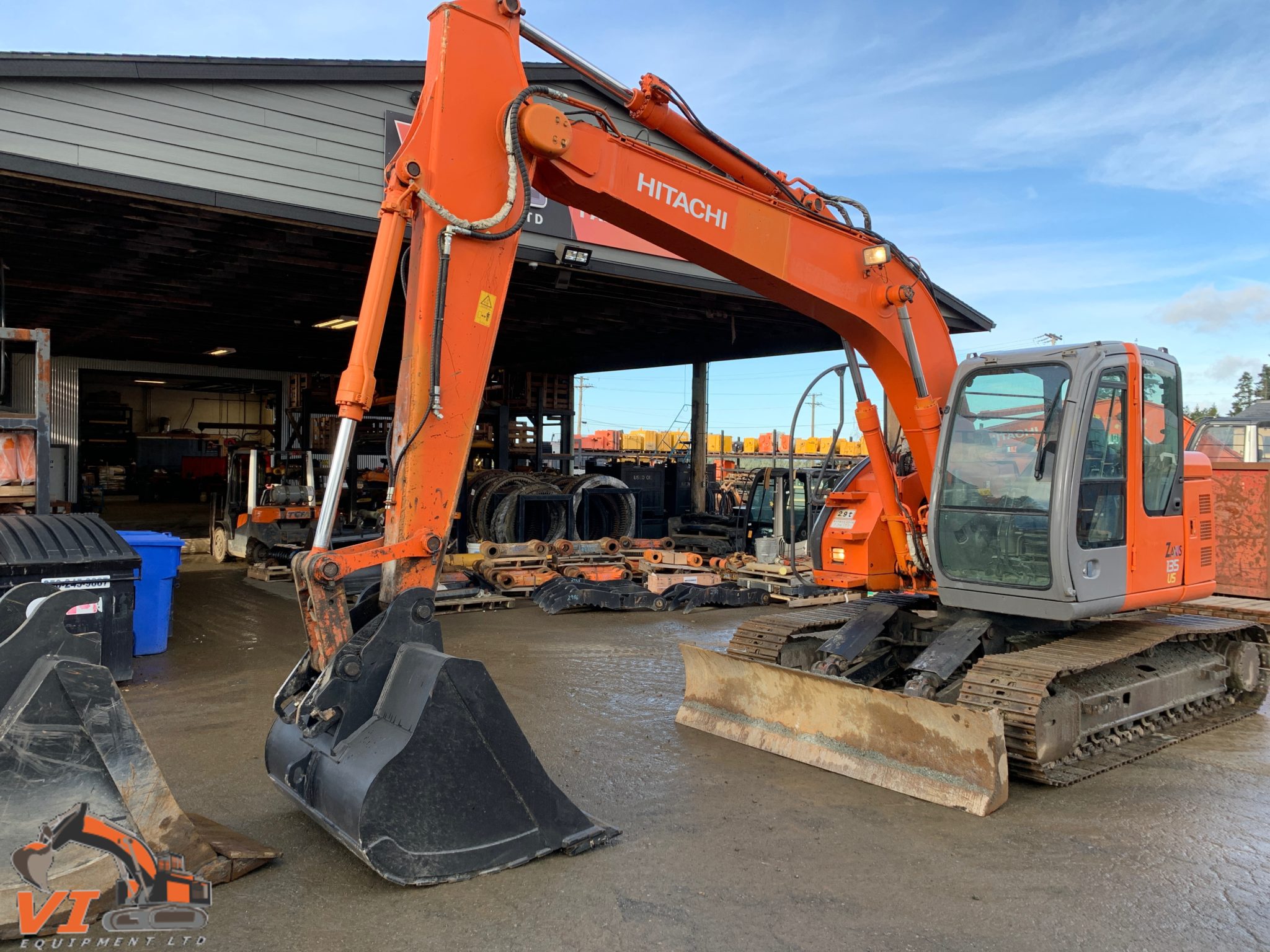 Hitachi ZX135US Excavator - V.I. Equipment