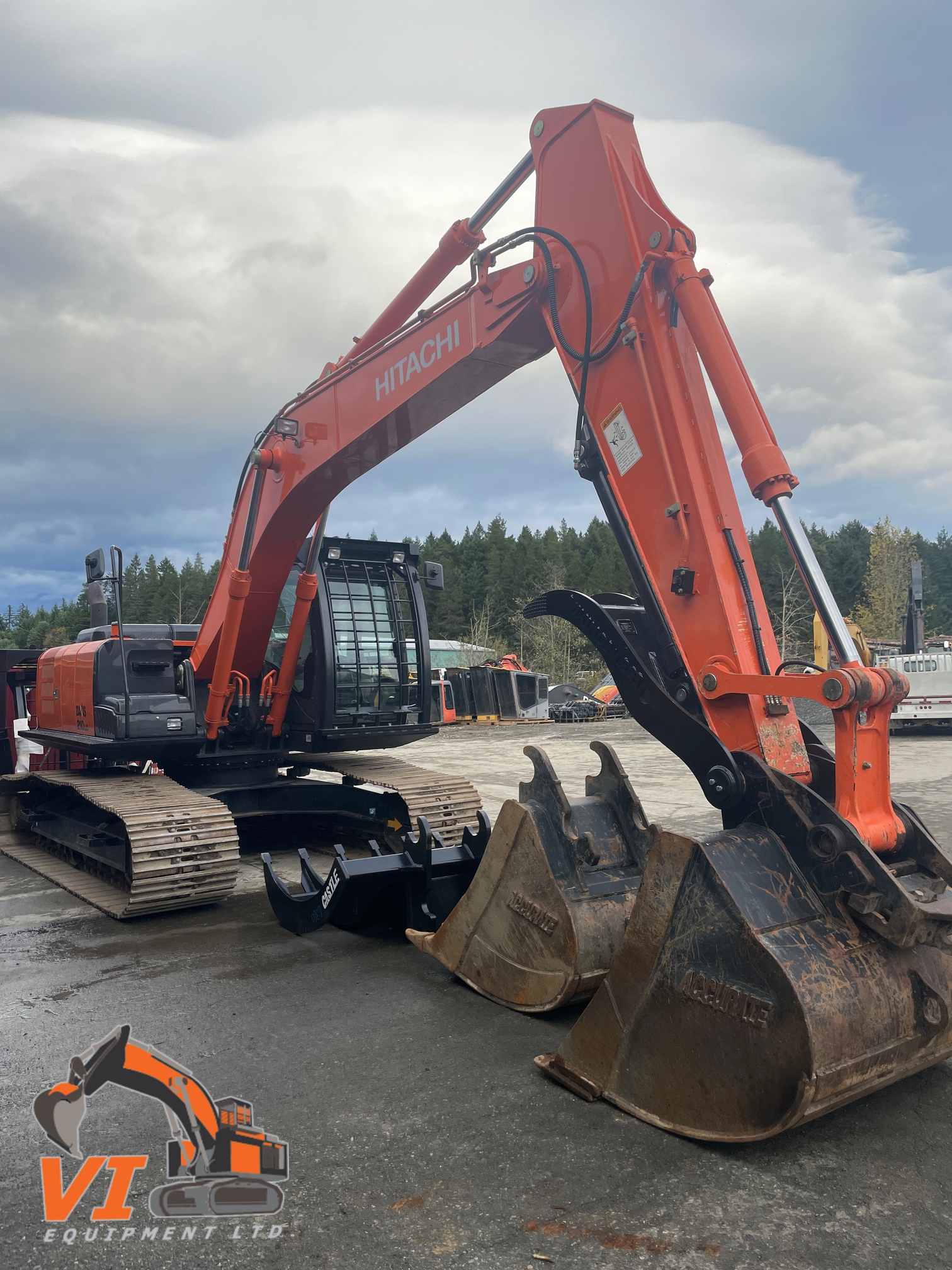 Hitachi ZX210LC-5 Excavator | VI Equipment Ltd.