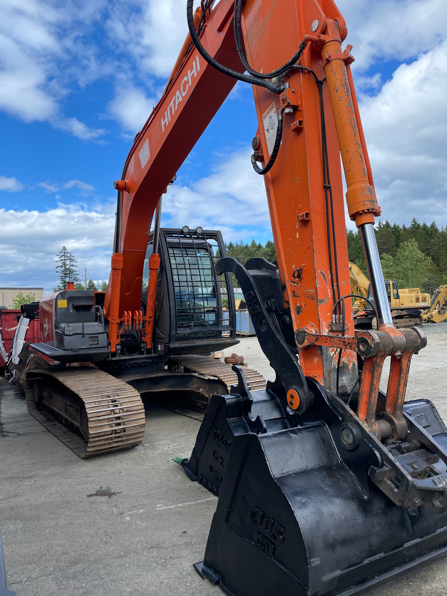 Rebuilt Hitachi Excavator Parts | VI Equipment Ltd.